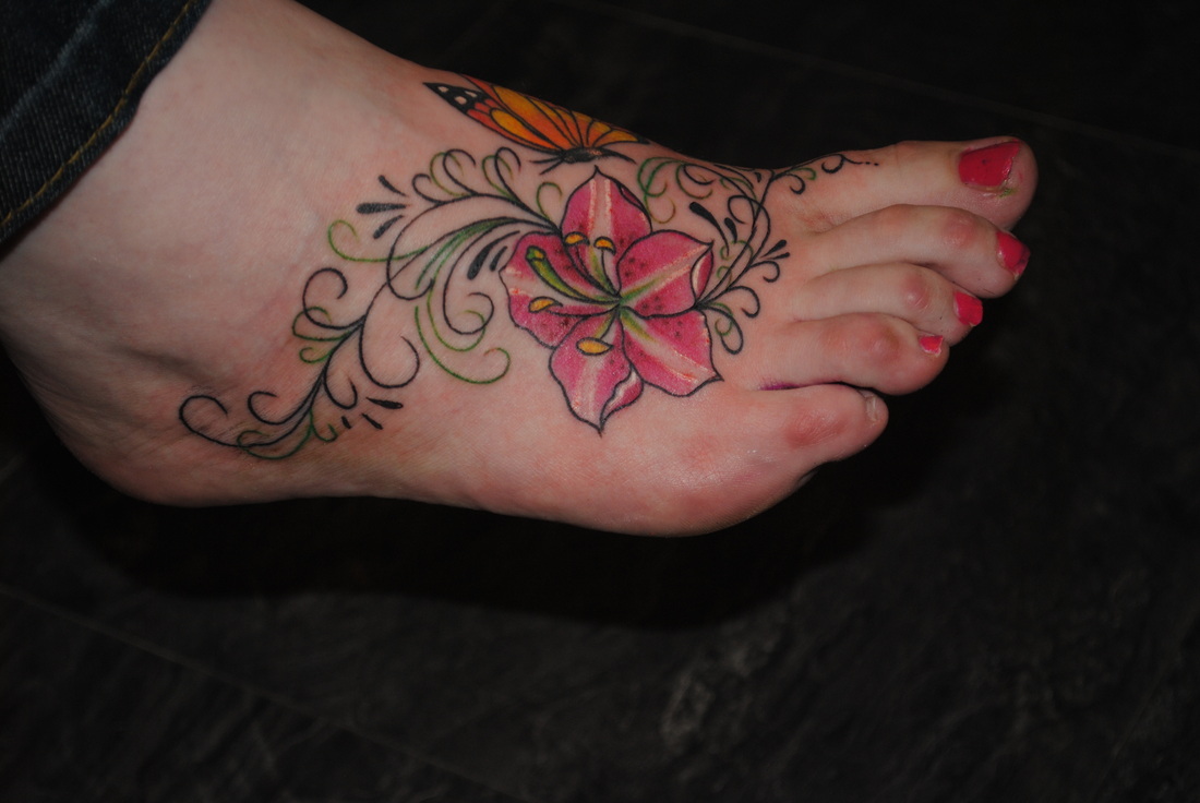 Tough Love Studio - Lauren's daffodil foot tattoo. | Facebook